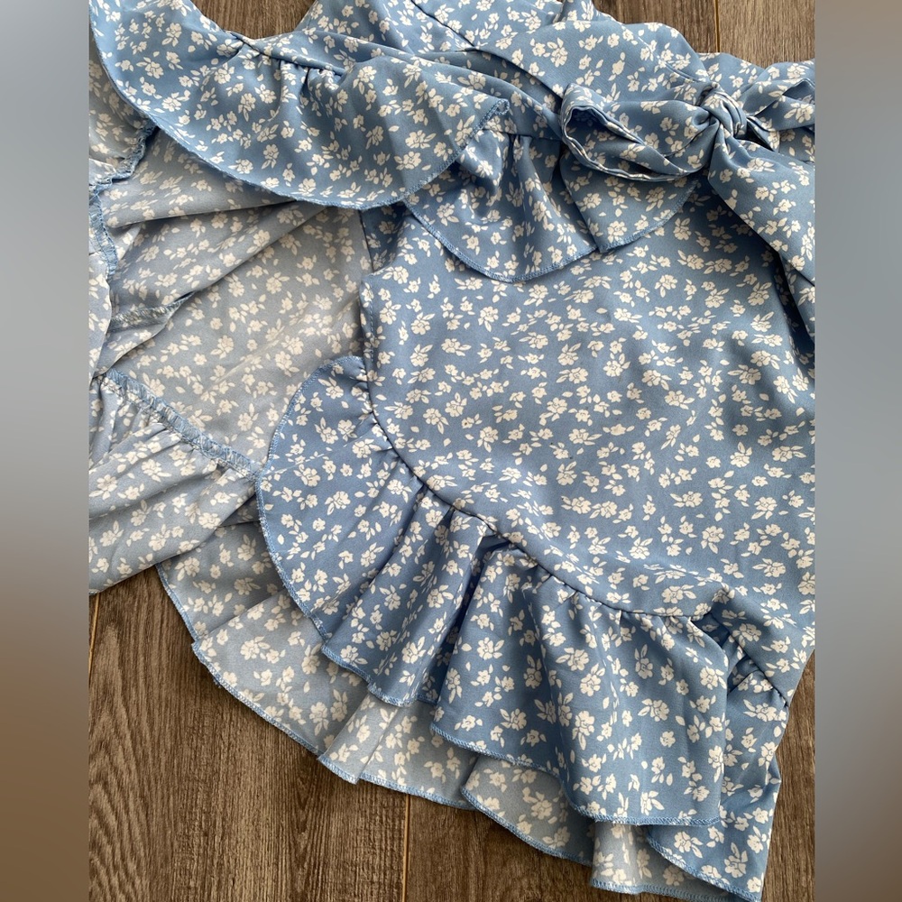 Pretty blue with white Floral Wrap mini Skirt with ties frills and ruffles - Picture 3 of 6